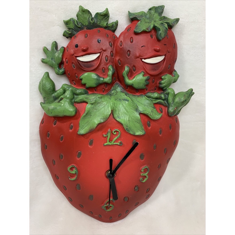 Vintage‎ Anthromorphic Laughing Face Strawberry Red Retro Kitchen Clock Untested